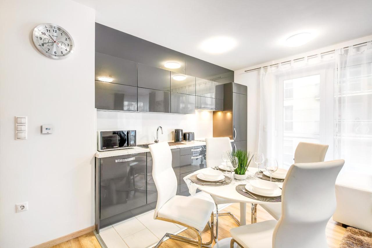 Modern Apartment With Free Garage And Balcony In The Downtown Budapest Bagian luar foto