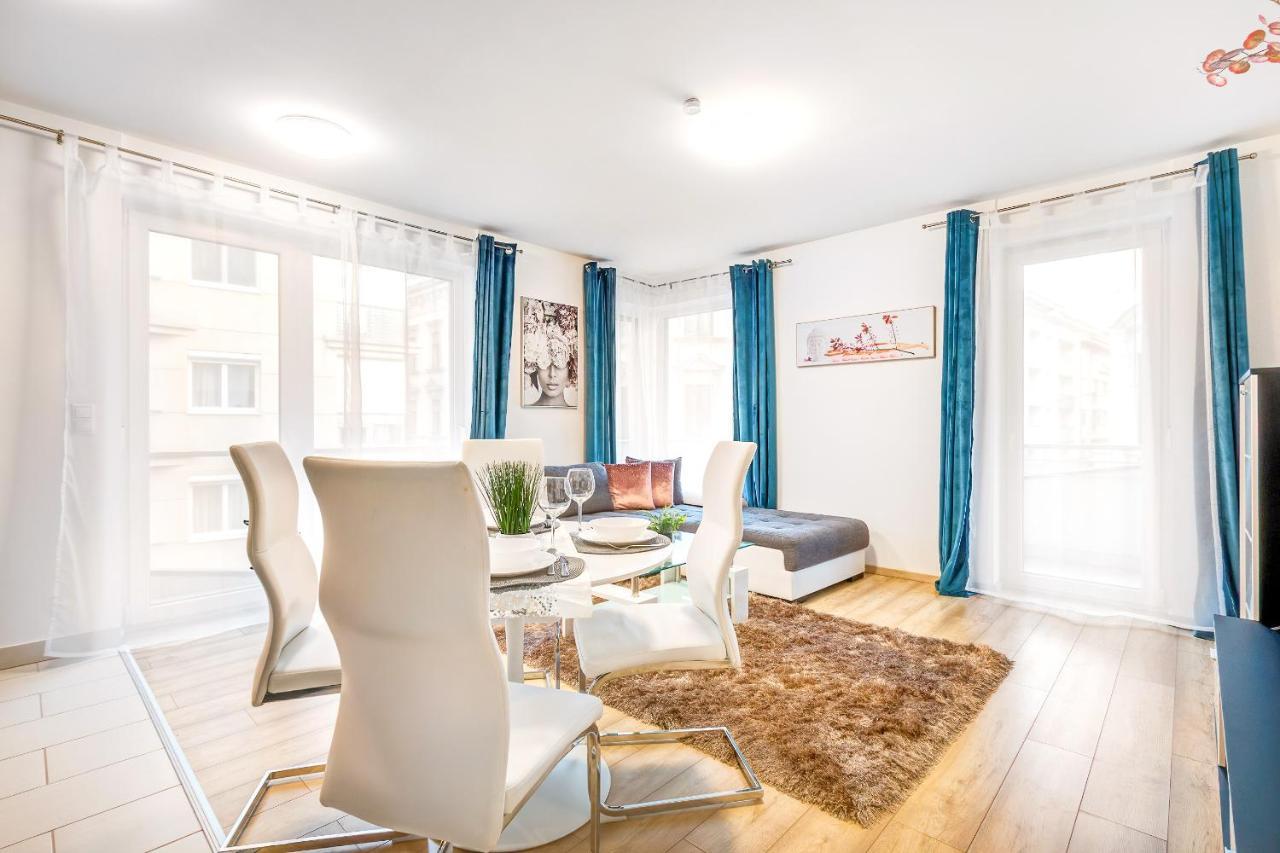 Modern Apartment With Free Garage And Balcony In The Downtown Budapest Bagian luar foto