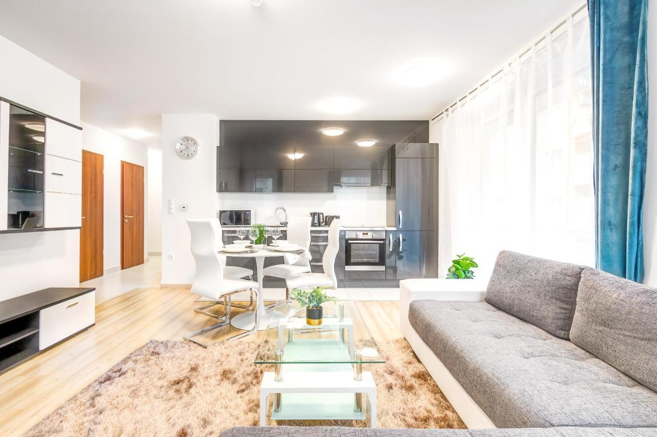 Modern Apartment With Free Garage And Balcony In The Downtown Budapest Bagian luar foto