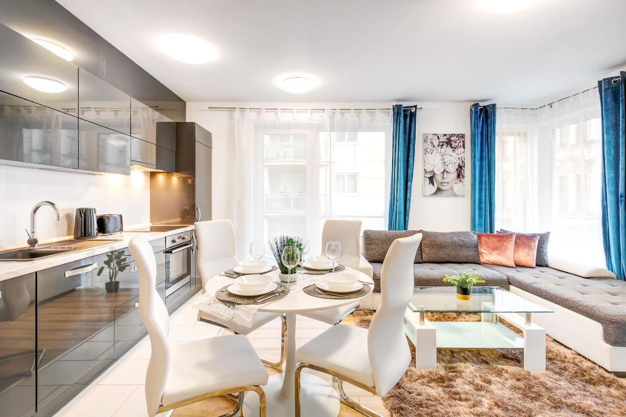 Modern Apartment With Free Garage And Balcony In The Downtown Budapest Bagian luar foto