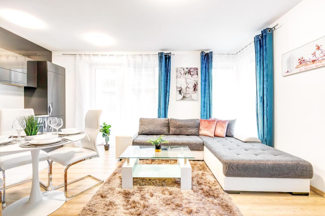 Modern Apartment With Free Garage And Balcony In The Downtown Budapest Bagian luar foto