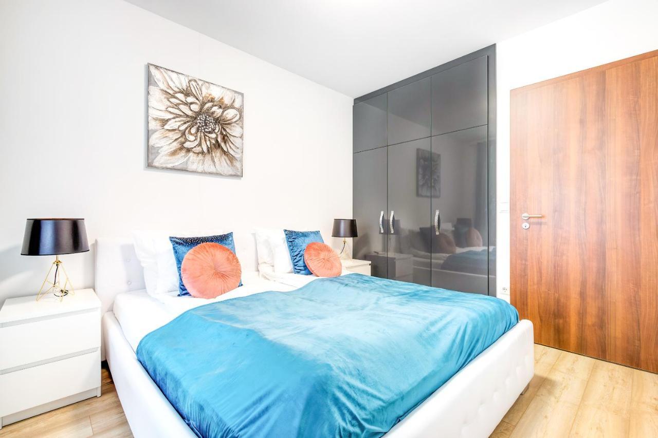 Modern Apartment With Free Garage And Balcony In The Downtown Budapest Bagian luar foto