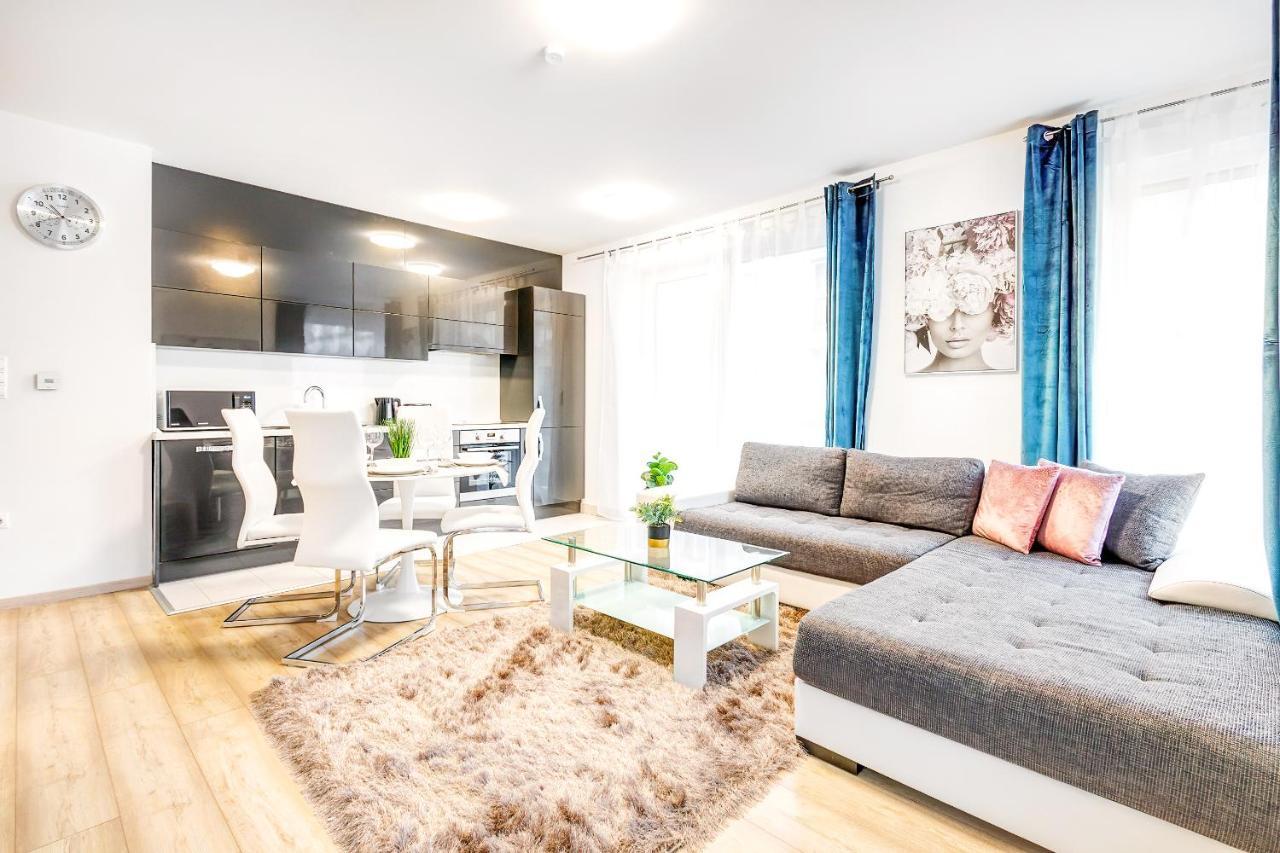 Modern Apartment With Free Garage And Balcony In The Downtown Budapest Bagian luar foto